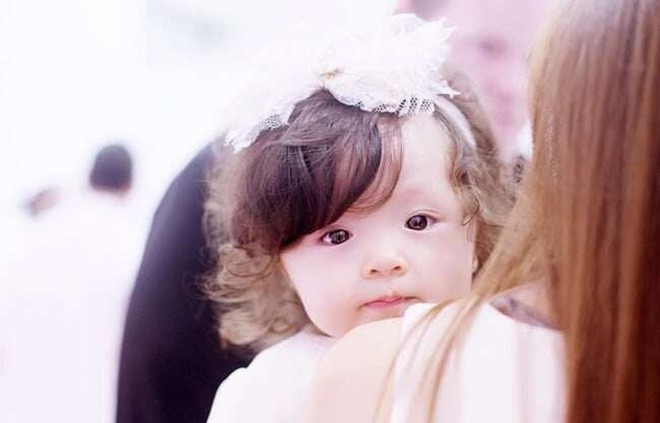 Con gái Elly Trần: Từng là "em bé hot nhất MXH" nay là thiếu nữ xinh đẹp vượt cả mẹ- Ảnh 3.