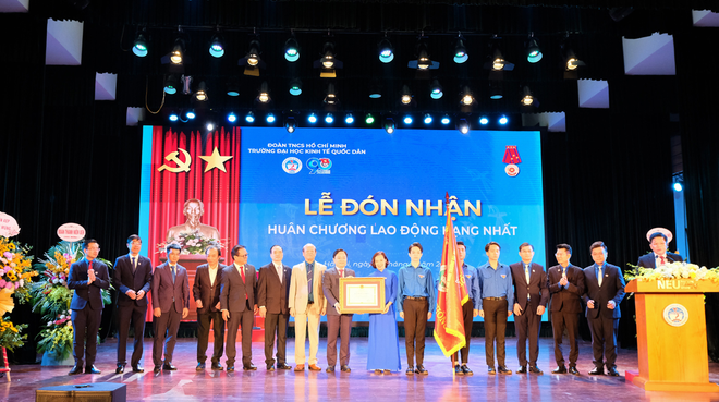 NEU Concert 2025 ấn định ngày trở lại, bùng nổ tiên phong chuỗi hoạt động kỷ niệm 70 năm ngày thành lập Đại học Kinh tế Quốc dân- Ảnh 1. NEU Concert 2025 ấn định ngày trở lại, bùng nổ tiên phong chuỗi hoạt động kỷ niệm 70 năm ngày thành lập Đại học Kinh tế Quốc dân- Ảnh 1.