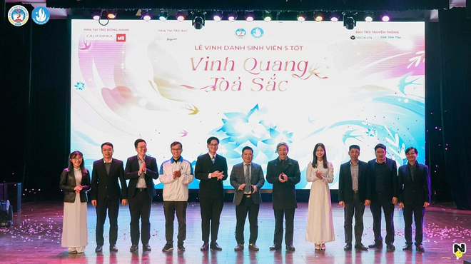 NEU Concert 2025 ấn định ngày trở lại, bùng nổ tiên phong chuỗi hoạt động kỷ niệm 70 năm ngày thành lập Đại học Kinh tế Quốc dân- Ảnh 5. NEU Concert 2025 ấn định ngày trở lại, bùng nổ tiên phong chuỗi hoạt động kỷ niệm 70 năm ngày thành lập Đại học Kinh tế Quốc dân- Ảnh 5.