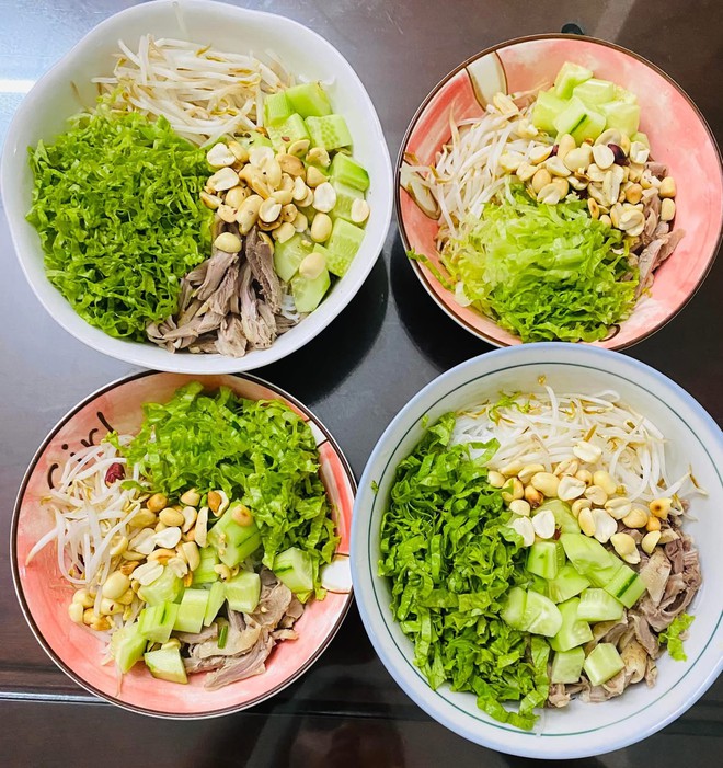 Mỗi ngày một món không ngày nào trùng, mẹ 4 con nấu ăn ở nhà cỡ này bảo sao đi quán nào con cũng kêu 