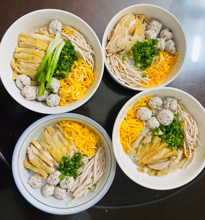 Mỗi ngày một món không ngày nào trùng, mẹ 4 con nấu ăn ở nhà cỡ này bảo sao đi quán nào con cũng kêu 