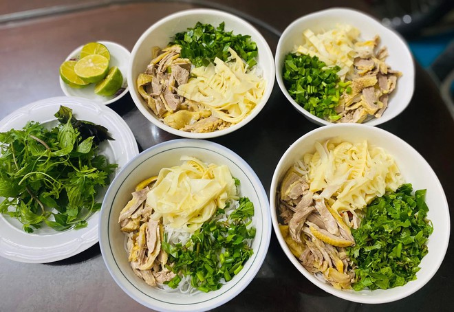 Mỗi ngày một món không ngày nào trùng, mẹ 4 con nấu ăn ở nhà cỡ này bảo sao đi quán nào con cũng kêu 