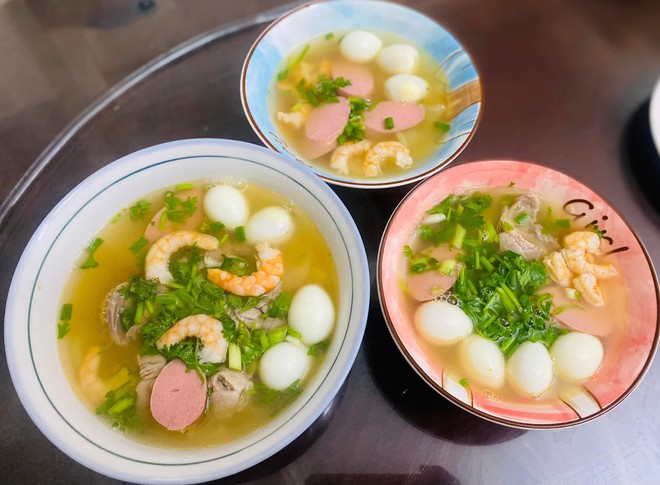 Mỗi ngày một món không ngày nào trùng, mẹ 4 con nấu ăn ở nhà cỡ này bảo sao đi quán nào con cũng kêu 