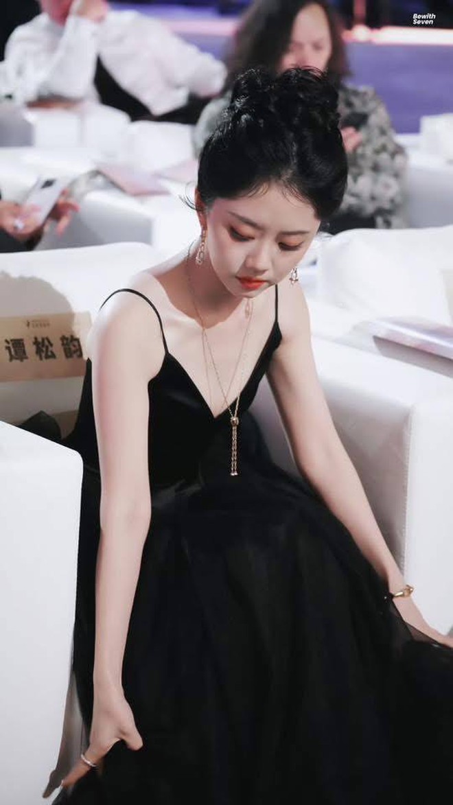 Thêm 1 nữ diễn viên ép cân, thân hình mỏng dính đáng báo động- Ảnh 5.
