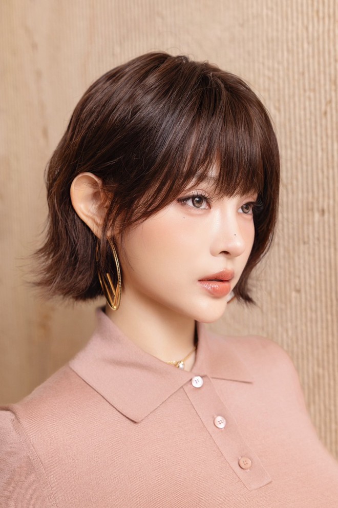 Hot girl Vbiz từ bỏ hào quang, lấy chồng đại gia, sống trong biệt thự trăm tỷ, U40 nhìn như chị gái của con trai- Ảnh 7.