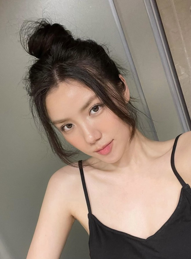 Nhan sắc gợi cảm của 2 "chị em ruột đẹp nhất showbiz Việt"- Ảnh 7.