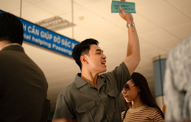 Bất ngờ với diện mạo của con trai "ông hoàng phòng vé" Thái Hoà, sở hữu chiều cao ấn tượng, visual cực hợp điện ảnh- Ảnh 2.