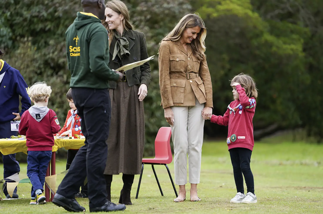 Khoảnh khắc lịch sử: Vương phi Kate và Melania Trump lần đầu sánh đôi - không ngờ lại gần gũi đến thế!- Ảnh 6.