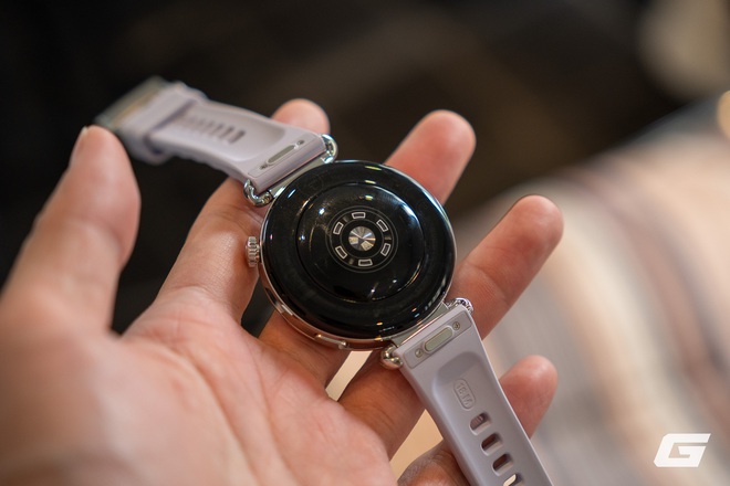 Trên tay nhanh Huawei Watch GT 6 và GT 6 Pro: Thiết kế titan, pin silicon-carbon 21 ngày, nhiều tính năng thể thao chuyên sâu- Ảnh 15. Trên tay nhanh Huawei Watch lich bong da truc tiep 6 và lich bong da truc tiep 6 Pro: Thiết kế titan, pin silicon-carbon 21 ngày, nhiều tính năng thể thao chuyên sâu- Ảnh 15.