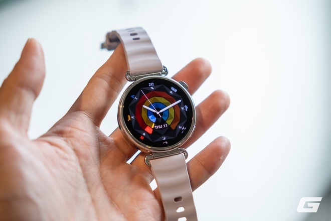 Trên tay nhanh Huawei Watch GT 6 và GT 6 Pro: Thiết kế titan, pin silicon-carbon 21 ngày, nhiều tính năng thể thao chuyên sâu- Ảnh 1. Trên tay nhanh Huawei Watch lich bong da truc tiep 6 và lich bong da truc tiep 6 Pro: Thiết kế titan, pin silicon-carbon 21 ngày, nhiều tính năng thể thao chuyên sâu- Ảnh 1.