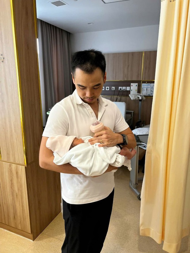 Chỉ vì khoe 40ml sữa vợ hút được giữa đêm mà ông xã hoa hậu H’Hen Niê bị Chỉ vì khoe 40ml sữa vợ hút được giữa đêm mà ông xã hoa hậu H’Hen Niê bị