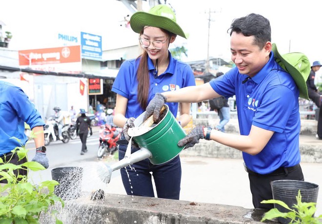Thanh niên Tp. Hồ Chí Minh ra quân ngày chủ nhật xanh lần thứ 161- Hưởng ứng chiến dịch làm cho thế giới sạch hơn năm 2025- Ảnh 5.