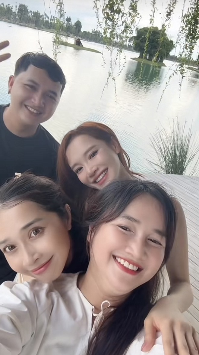 Nhã Phương xác nhận mang thai lần 3 đúng kỷ niệm 7 năm ngày cưới- Ảnh 5. Nhã Phương xác nhận mang thai lần 3 đúng kỷ niệm 7 năm ngày cưới- Ảnh 5.