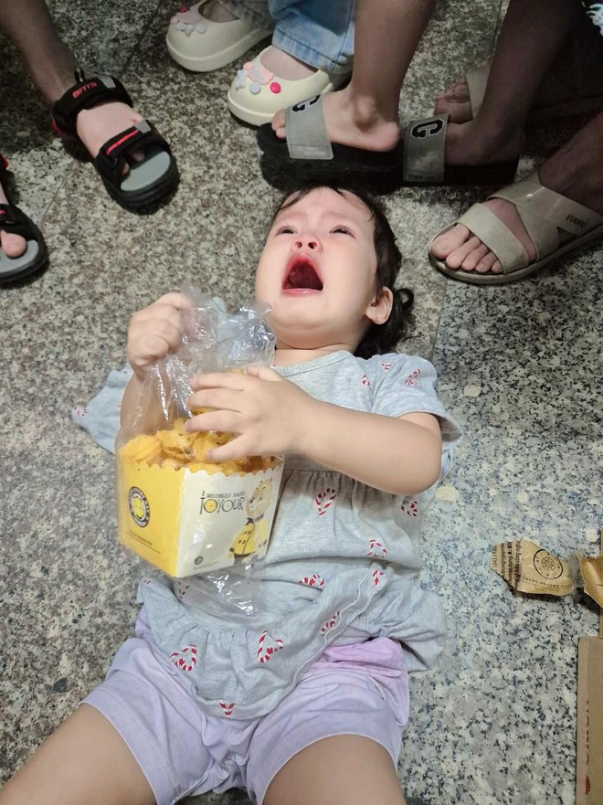 Cô gái trẻ gây bức xúc khi tỏ thái độ "phiền", "ghét trẻ con" để nói về 1 bé gái: Đừng đòi hỏi bố mẹ phải dạy bảo được em bé 3 tuổi NGOAN- Ảnh 4.