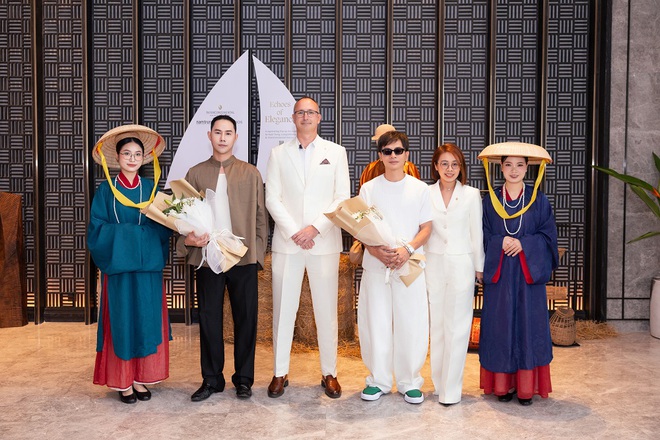 Chuyên gia trang điểm Nam Trung và NTK Lâm Gia Khang cùng làm triển lãm nghệ thuật- Ảnh 7.