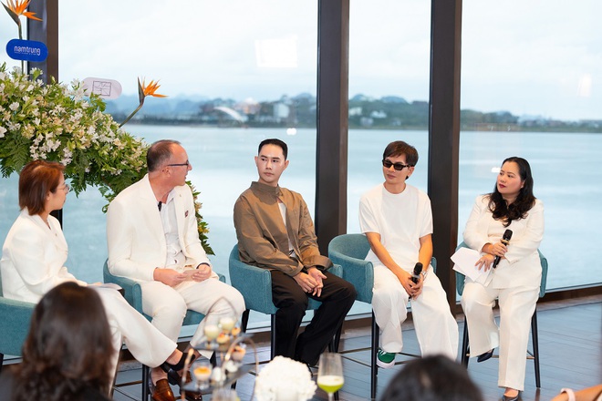 Chuyên gia trang điểm Nam Trung và NTK Lâm Gia Khang cùng làm triển lãm nghệ thuật- Ảnh 1.