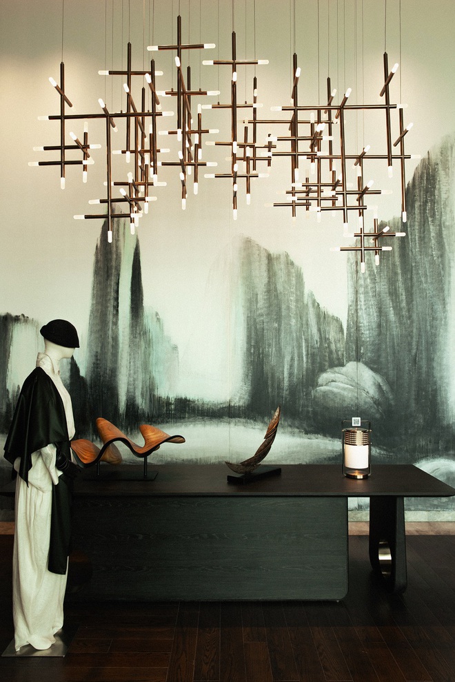 Chuyên gia trang điểm Nam Trung và NTK Lâm Gia Khang cùng làm triển lãm nghệ thuật- Ảnh 3.