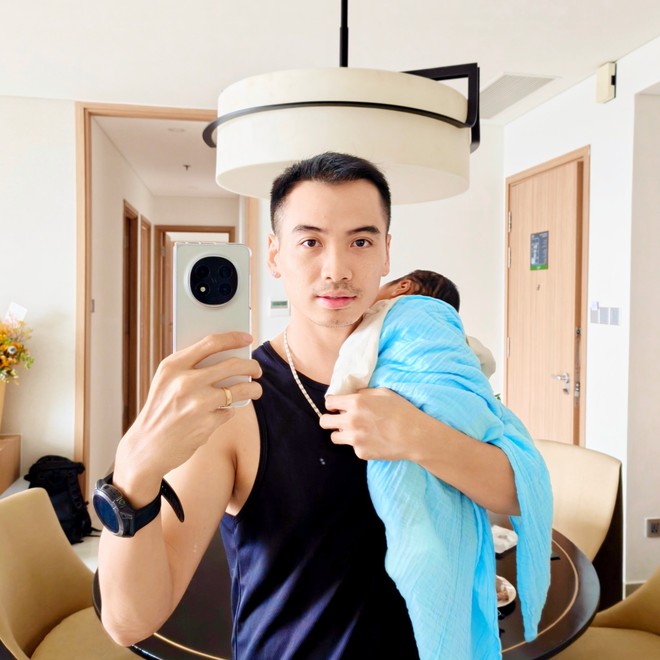 Bị hội "mẹ chồng online" góp ý vì con gái 3 tuần tuổi đã phải học bài, H'Hen Niê nói gì?- Ảnh 2.