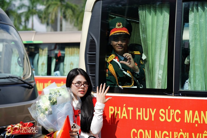 Trả lời 8 câu này biết đủ chuyện “hết A80 rồi anh cầu hôn em”- Ảnh 1. Trả lời 8 câu này biết đủ chuyện “hết A80 rồi anh cầu hôn em”- Ảnh 1.