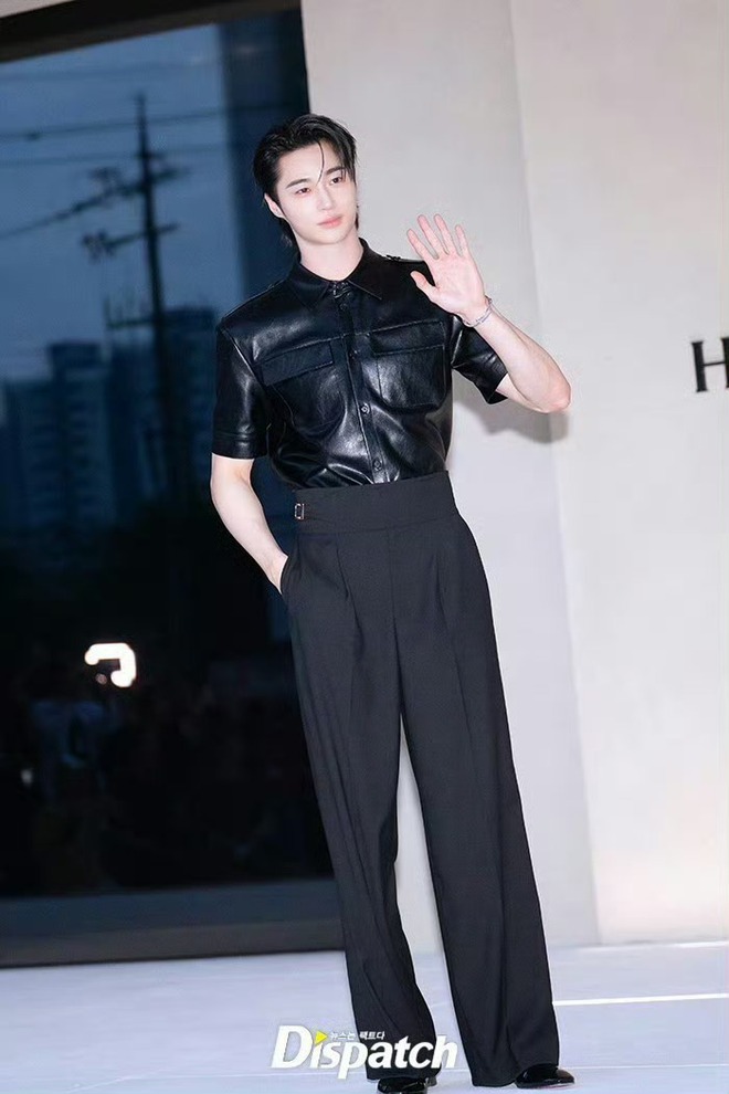 Hứa Quang Hán - Byeon Woo Seok quá bảnh, cùng nữ thần AI đổ bộ event của Gentle Monster- Ảnh 13.