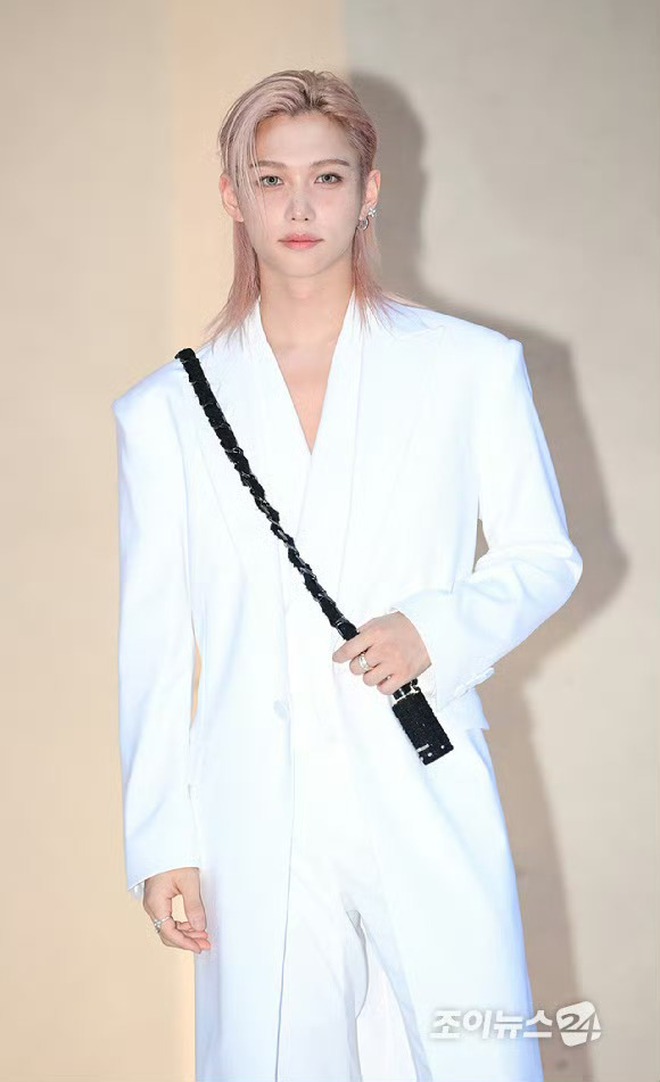Hứa Quang Hán - Byeon Woo Seok quá bảnh, cùng nữ thần AI đổ bộ event của Gentle Monster- Ảnh 23.