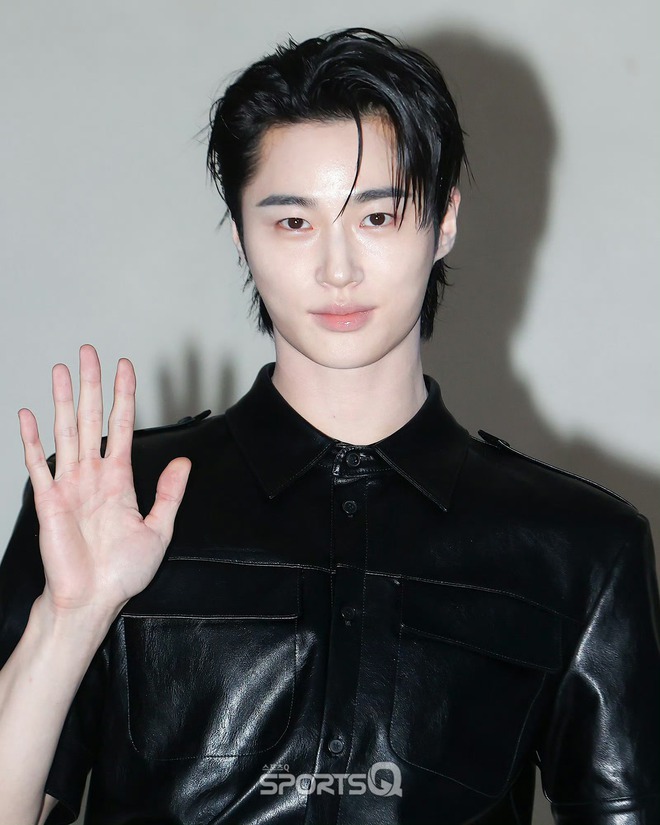 Hứa Quang Hán - Byeon Woo Seok quá bảnh, cùng nữ thần AI đổ bộ event của Gentle Monster- Ảnh 12.