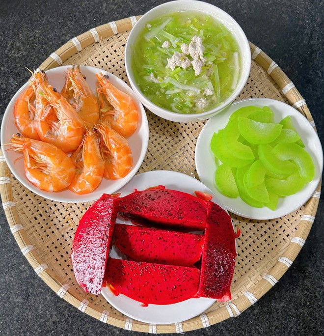 Cả nhà chồng thay phiên nhau nấu cơm cữ ngon cỡ nhà hàng cho bà đẻ: Mom này thắng đời 100-0 rồi!- Ảnh 3. Cả nhà chồng thay phiên nhau nấu cơm cữ ngon cỡ nhà hàng cho bà đẻ: Mom này thắng đời 100-0 rồi!- Ảnh 3.