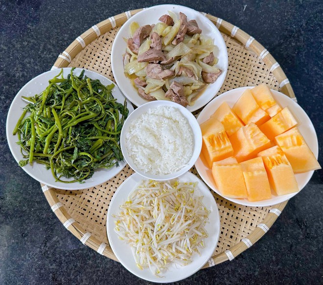 Cả nhà chồng thay phiên nhau nấu cơm cữ ngon cỡ nhà hàng cho bà đẻ: Mom này thắng đời 100-0 rồi!- Ảnh 9. Cả nhà chồng thay phiên nhau nấu cơm cữ ngon cỡ nhà hàng cho bà đẻ: Mom này thắng đời 100-0 rồi!- Ảnh 9.