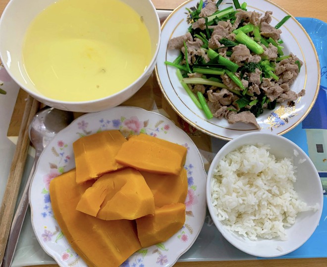 Cả nhà chồng thay phiên nhau nấu cơm cữ ngon cỡ nhà hàng cho bà đẻ: Mom này thắng đời 100-0 rồi!- Ảnh 13. Cả nhà chồng thay phiên nhau nấu cơm cữ ngon cỡ nhà hàng cho bà đẻ: Mom này thắng đời 100-0 rồi!- Ảnh 13.