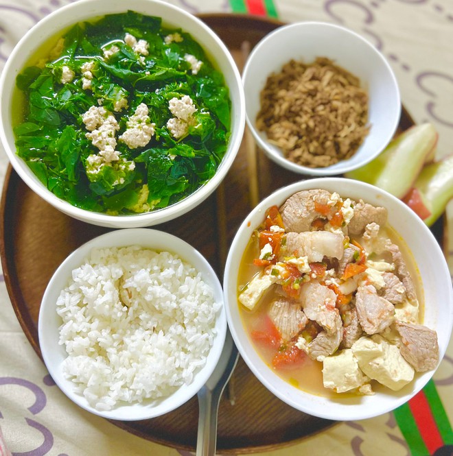 Cả nhà chồng thay phiên nhau nấu cơm cữ ngon cỡ nhà hàng cho bà đẻ: Mom này thắng đời 100-0 rồi!- Ảnh 14. Cả nhà chồng thay phiên nhau nấu cơm cữ ngon cỡ nhà hàng cho bà đẻ: Mom này thắng đời 100-0 rồi!- Ảnh 14.