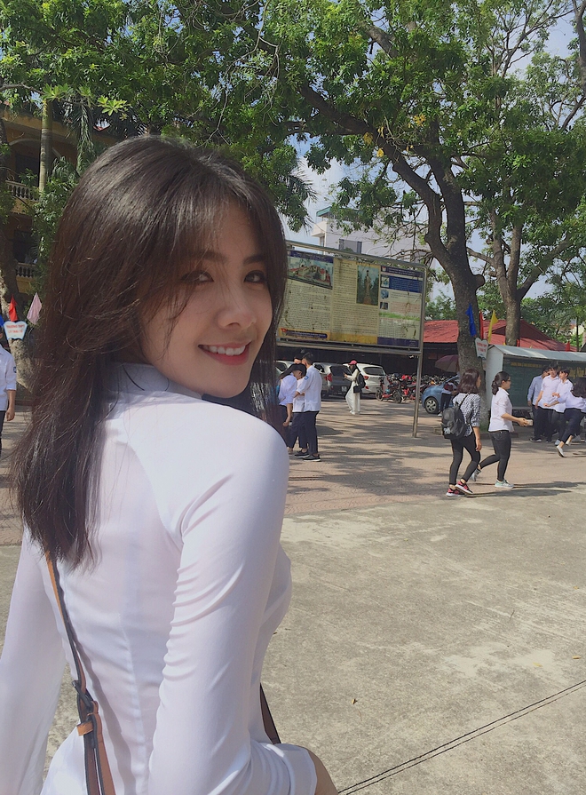 Ai còn nhớ dàn hot girl, hot boy từng một bước thành "hiện tượng mạng" nhờ loạt khoảnh khắc xuất thần trong ngày khai giảng này?- Ảnh 3. Ai còn nhớ dàn hot girl, hot boy từng một bước thành "hiện tượng mạng" nhờ loạt khoảnh khắc xuất thần trong ngày khai giảng này?- Ảnh 3.