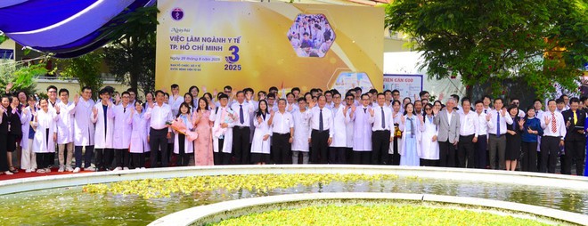 Ngày hội việc làm ngành y tế thành phố Hồ Chí Minh lần 3: Hơn 200 bác sĩ trẻ được tuyển dụng, mở rộng mạng lưới y tế cơ sở- Ảnh 7.