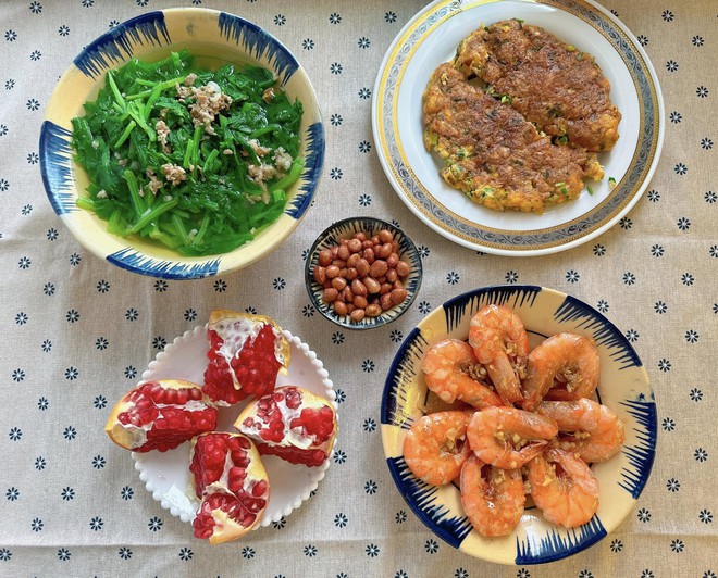 Loạt mâm cơm cho bà đẻ của 1 mom ở Hà Nội khiến hội chị em bỗng nhiên 