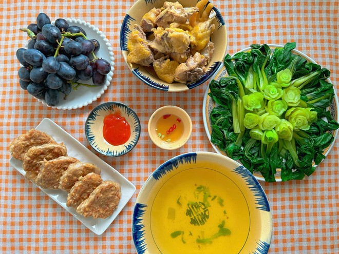 Loạt mâm cơm cho bà đẻ của 1 mom ở Hà Nội khiến hội chị em bỗng nhiên 