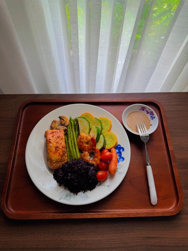 Chị gái nhà người ta: Nấu cơm cữ link bong da truc tiep mà tưởng đâu chị đi thi MasterChef khiên hội "em gái online" đua nhau vào "nhận vơ"- Ảnh 11.