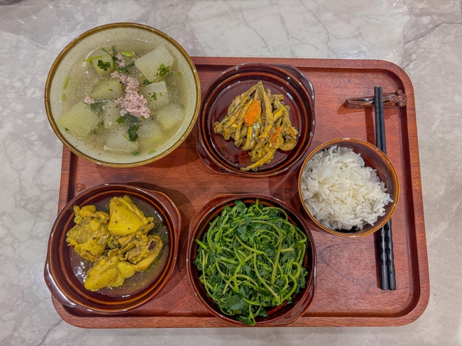 Chị gái nhà người ta: Nấu cơm cữ link bong da truc tiep mà tưởng đâu chị đi thi MasterChef khiên hội "em gái online" đua nhau vào "nhận vơ"- Ảnh 14.