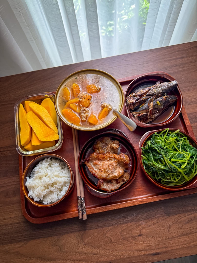 Chị gái nhà người ta: Nấu cơm cữ link bong da truc tiep mà tưởng đâu chị đi thi MasterChef khiên hội "em gái online" đua nhau vào "nhận vơ"- Ảnh 6.