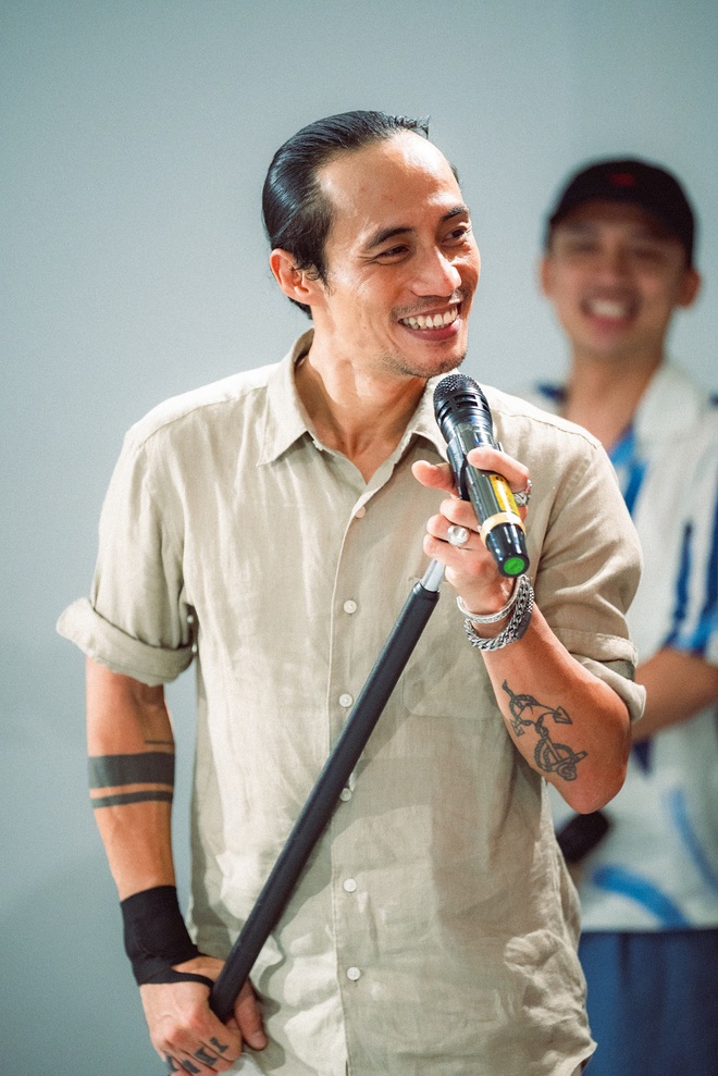 Phạm Anh Khoa: "Có những lúc, tôi chọn im lặng không phải để rút lui"- Ảnh 3. Phạm Anh Khoa: "Có những lúc, tôi chọn im lặng không phải để rút lui"- Ảnh 3.
