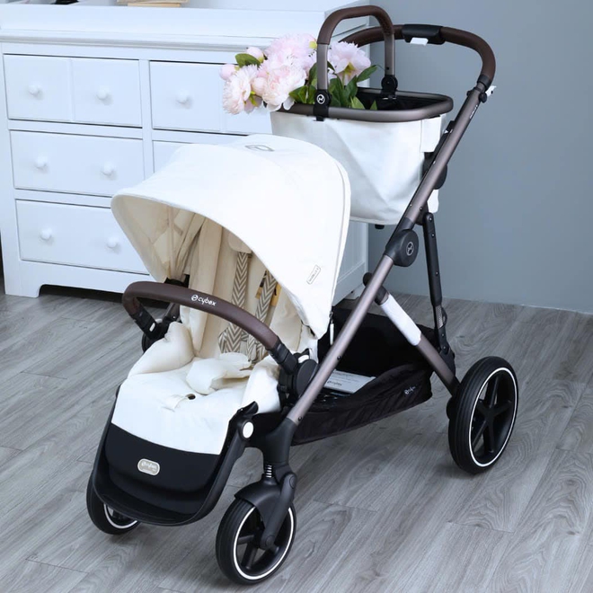 CYBEX - thương hiệu được Huy Trần và Mai Ngọc tin dùng, cho ra mắt sản phẩm mới: Nhìn thôi đã thấy vừa đẹp vừa đắt- Ảnh 1. CYBEX - thương hiệu được Huy Trần và Mai Ngọc tin dùng, cho ra mắt sản phẩm mới: Nhìn thôi đã thấy vừa đẹp vừa đắt- Ảnh 1.
