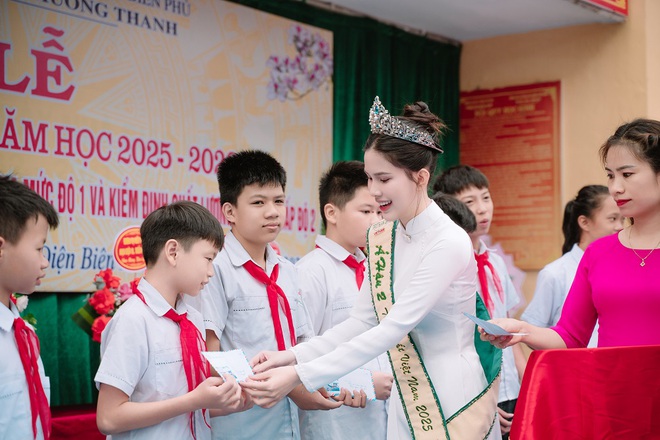 Điều ít biết về á hậu 2 Hoa hậu Trái đất Việt Nam 2025- Ảnh 2. Điều ít biết về á hậu 2 truc tiep bong da c1 hậu Trái đất Việt Nam 2025- Ảnh 2.