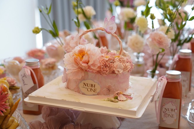 Tiệc thôi nôi cực xinh xẻo và ấm cúng nhưng không kém phần sang chảnh của em bé Nubi nhà siêu mẫu Võ Hoàng Yến- Ảnh 5. Tiệc thôi nôi cực xinh xẻo và ấm cúng nhưng không kém phần sang chảnh của em bé lich tuong thuat truc tiep bong da hom nay nhà siêu mẫu Võ Hoàng Yến- Ảnh 5.