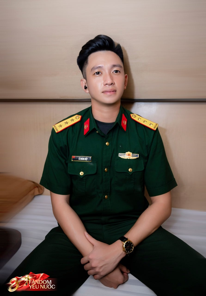 Lê Hoàng Hiệp có làn da trắng khiến fangirl phát ghen, thì ra anh quân nhân giữ da kĩ lắm- Ảnh 3. Lê Hoàng Hiệp có làn xem bong da truc tiep nhanh nhat trắng khiến fangirl phát ghen, thì ra anh quân nhân giữ xem bong da truc tiep nhanh nhat kĩ lắm- Ảnh 3.