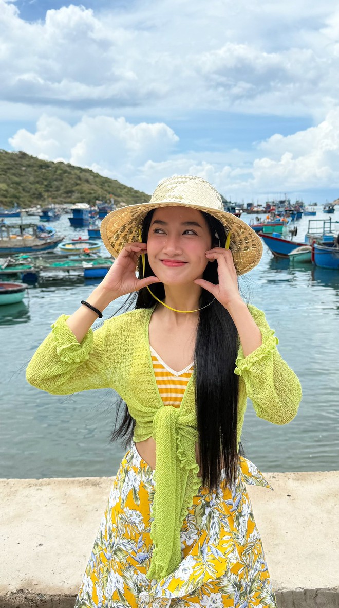 Sao nữ nổi tiếng miền Tây ai cũng biết mặt: Huỷ hôn với bạn trai Tây yêu 12 năm, nhan sắc hiện tại miêu tả bằng 1 chữ!- Ảnh 7. truc tiep bong da keo nha cai nữ nổi tiếng miền Tây ai cũng biết mặt: Huỷ hôn với bạn trai Tây yêu 12 năm, nhan sắc hiện tại miêu tả bằng 1 chữ!- Ảnh 7.