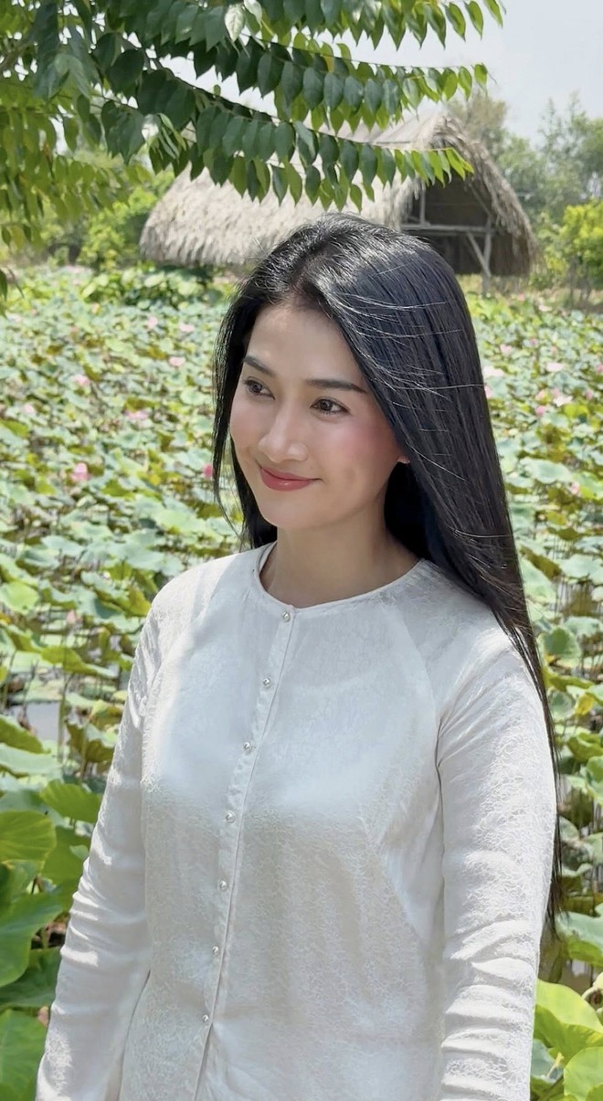 Sao nữ nổi tiếng miền Tây ai cũng biết mặt: Huỷ hôn với bạn trai Tây yêu 12 năm, nhan sắc hiện tại miêu tả bằng 1 chữ!- Ảnh 5. truc tiep bong da keo nha cai nữ nổi tiếng miền Tây ai cũng biết mặt: Huỷ hôn với bạn trai Tây yêu 12 năm, nhan sắc hiện tại miêu tả bằng 1 chữ!- Ảnh 5.