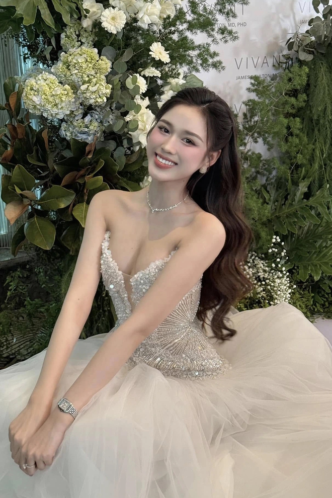 2 Hoa hậu xuất hiện c&ugrave;ng khung h&igrave;nh khiến d&acirc;n t&igrave;nh dậy s&oacute;ng, kh&aacute;m ph&aacute; b&iacute; quyết ăn uống dưỡng nhan của c&aacute;c n&agrave;ng c&agrave;ng th&ecirc;m ngỡ ng&agrave;ng- Ảnh 2.