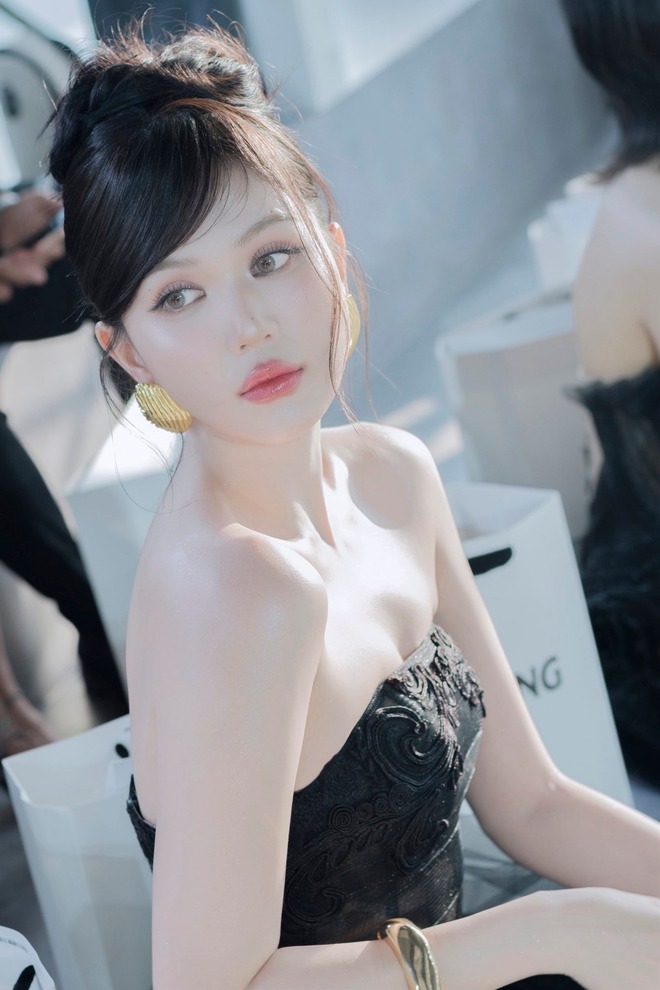 Ngọc Trinh da trắng mịn, eo thon đẳng cấp nhờ 2 loại nước dân dã, 1 loại rau rẻ bèo bán đầy chợ Việt- Ảnh 6.