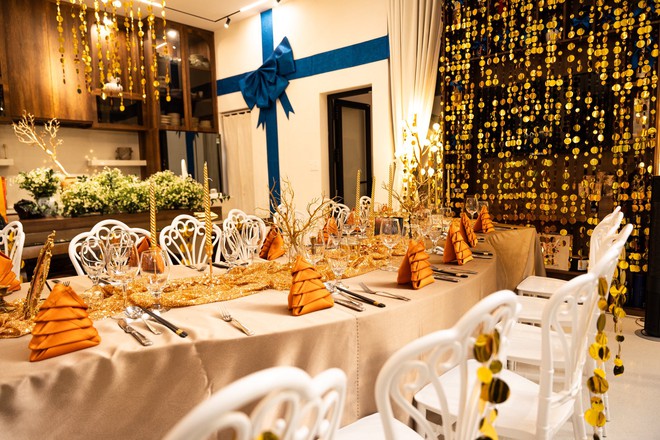 Ph&uacute; b&agrave; 4 con ở dinh thự 1000m2 tự tay chuẩn bị lễ kỷ niệm 10 năm ng&agrave;y cưới, đỉnh thế n&agrave;y bảo sao chồng m&ecirc; đắm!- Ảnh 11.