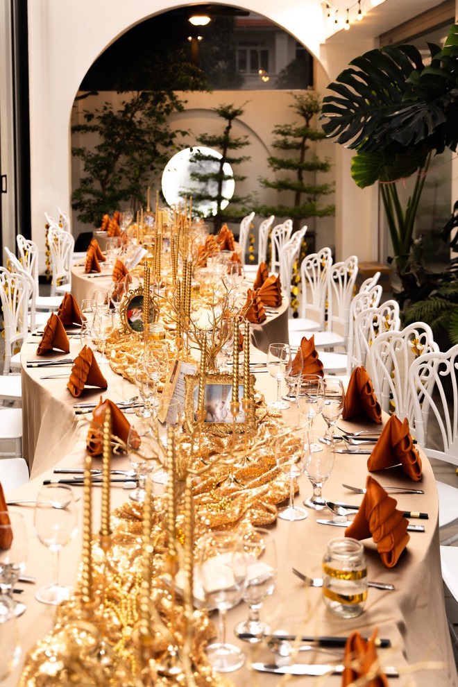 Ph&uacute; b&agrave; 4 con ở dinh thự 1000m2 tự tay chuẩn bị lễ kỷ niệm 10 năm ng&agrave;y cưới, đỉnh thế n&agrave;y bảo sao chồng m&ecirc; đắm!- Ảnh 12.