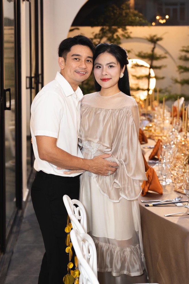 Ph&uacute; b&agrave; 4 con ở dinh thự 1000m2 tự tay chuẩn bị lễ kỷ niệm 10 năm ng&agrave;y cưới, đỉnh thế n&agrave;y bảo sao chồng m&ecirc; đắm!- Ảnh 16.