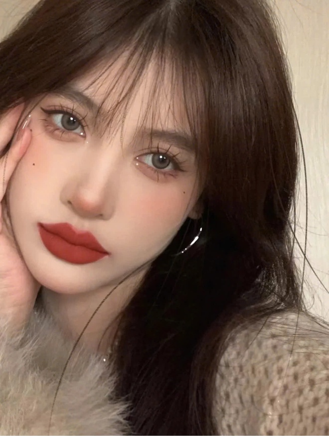 C&oacute; h&atilde;ng son cứ trời lạnh l&agrave; chiếm s&oacute;ng MXH: Qu&aacute; nhiều m&agrave;u hot trend, l&ecirc;n m&ocirc;i slay th&ocirc;i rồi!- Ảnh 9.